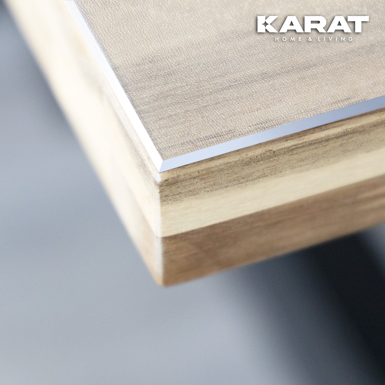 Transparent mattierte Tischfolie mit abgeschrägter Kante | Crystal | Matte Schutzfolie für Tische